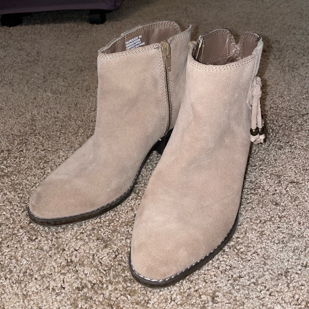 White mountain tan booties